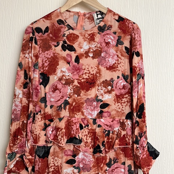 Tiered Floral Maxi Dress - Picture 2 of 10